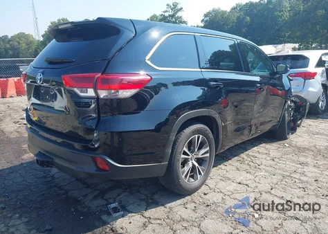 2018 Toyota Highlander Le z USA, uszkodzony, nr VIN 5TDZARFH3JS040688